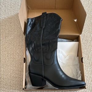 Women’s Tall Black Cowgirl Boots size 7.5 New in Box
